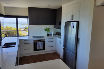 Light & modern kitchen renovation